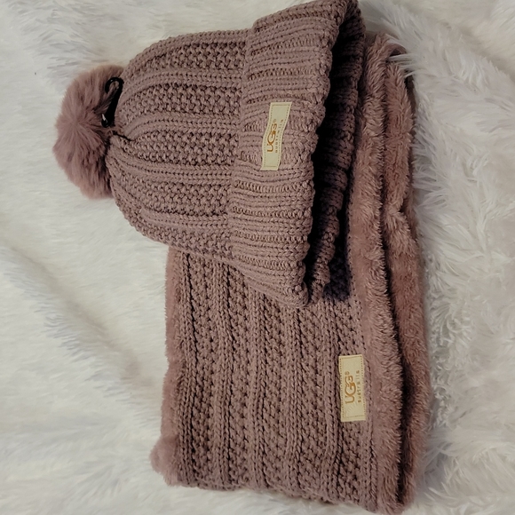 UGG Accessories - UGG KNITTED HAT WITH INFINITY SCARF